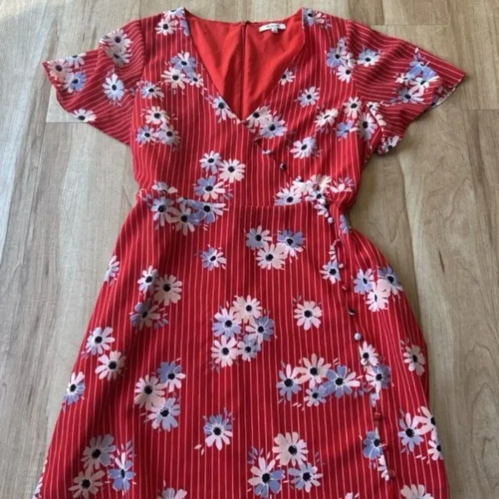 Madewell Button-Wrap Dress in Daisy Society